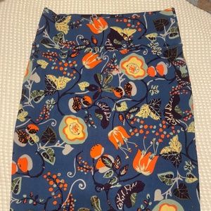 Medium LuLaRoe Cassie Skirt
